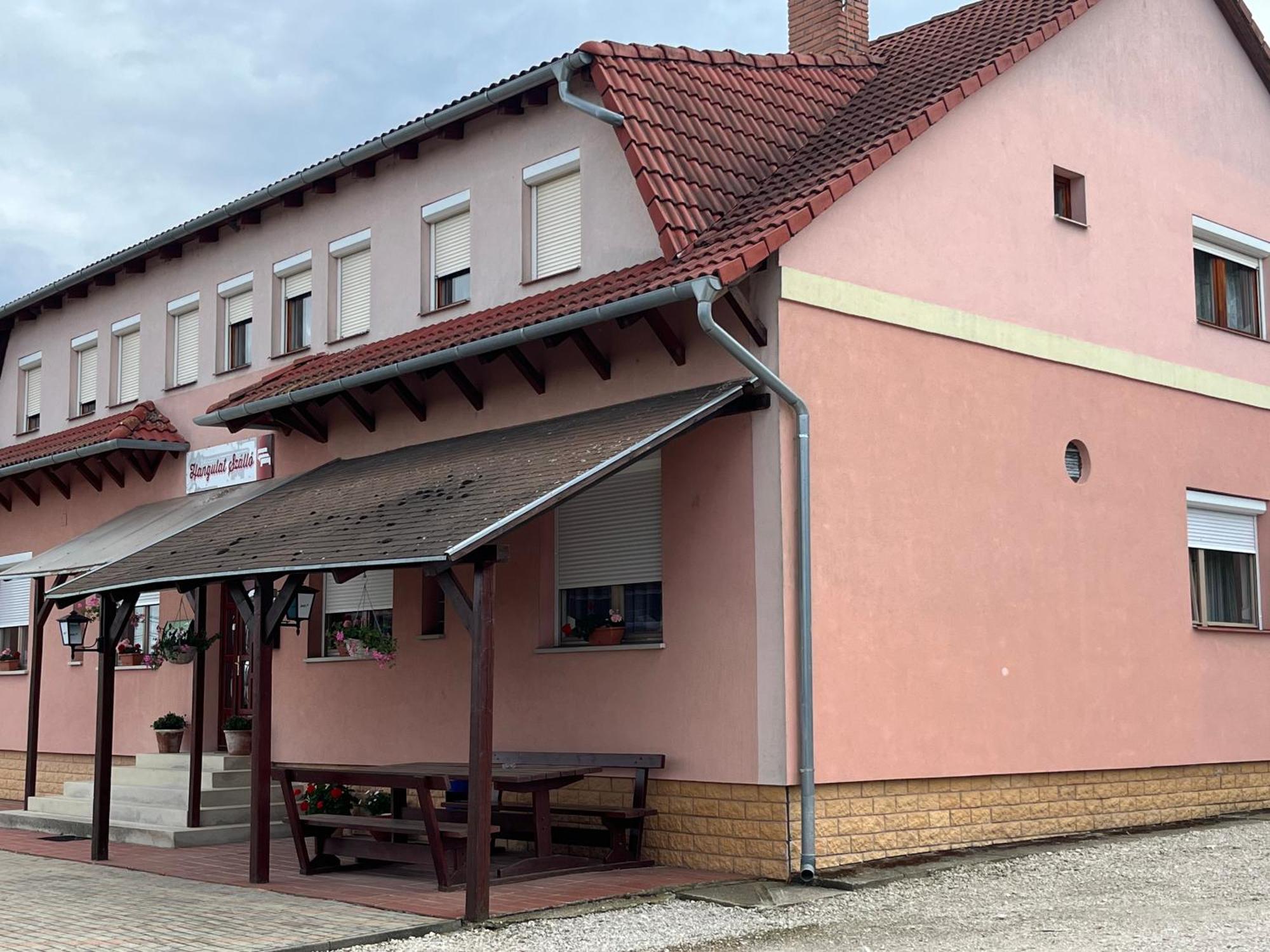 Hangulat Szálló Zalaszentbalazs Esterno foto