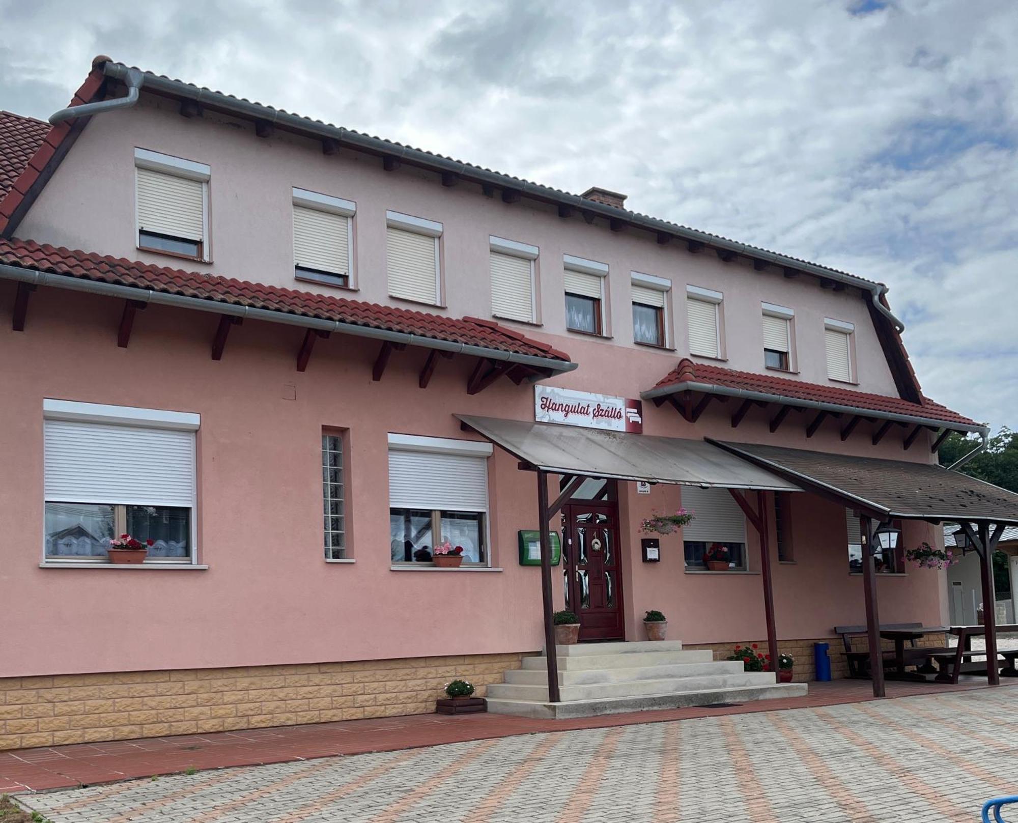 Hangulat Szálló Zalaszentbalazs Esterno foto